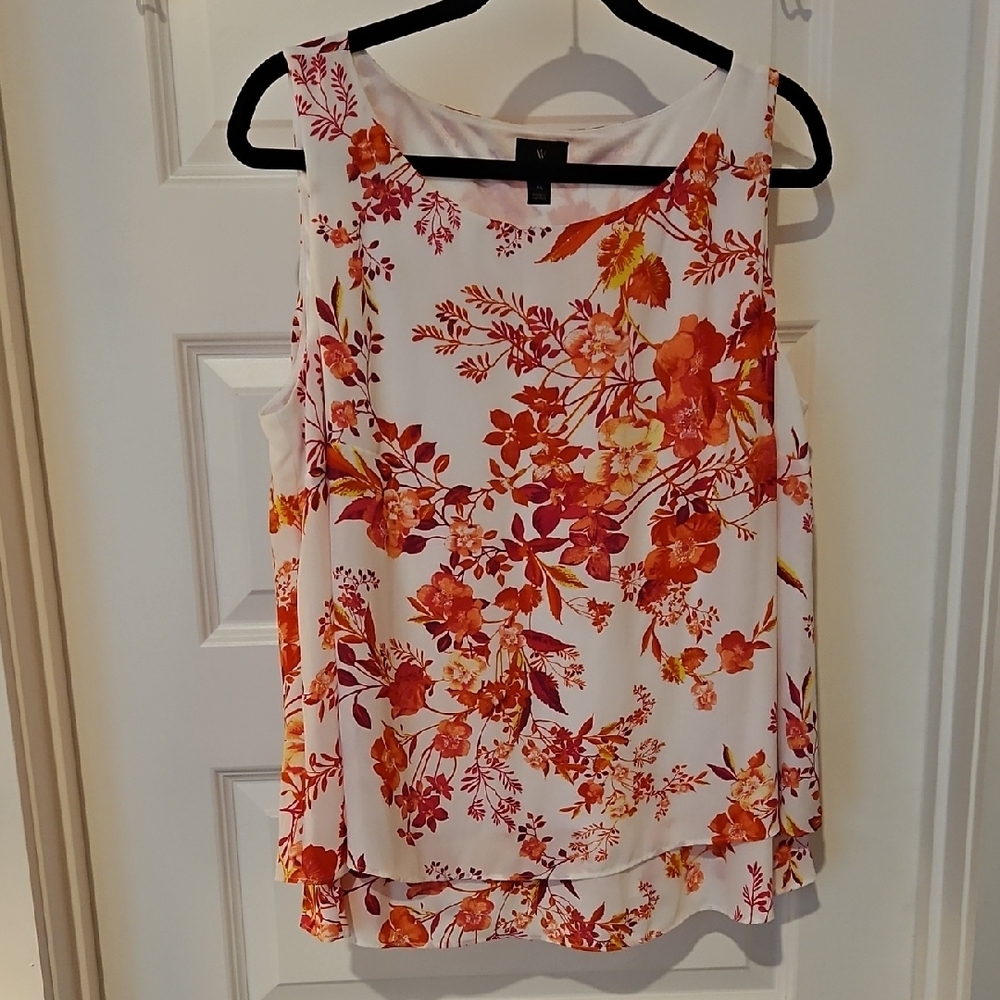 SIZE XL FULLY LINED WORTHINGTON SLEEVELESS Top with Watercolor Floral Designs